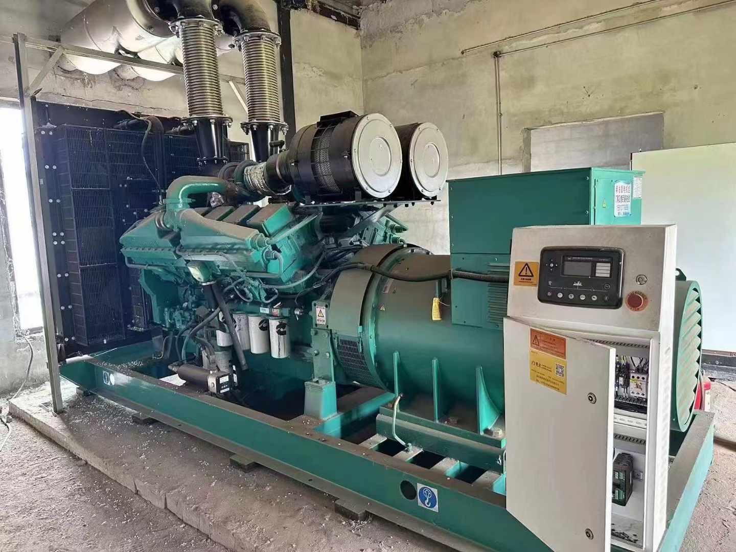 芷江无功补偿装置的性能评估需要考虑哪些因素？